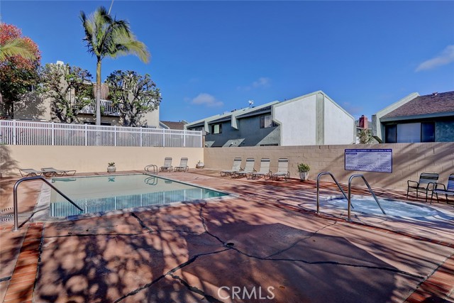 1303 Aviation Boulevard, Redondo Beach, California 90278, 2 Bedrooms Bedrooms, ,1 BathroomBathrooms,Residential,Sold,Aviation,SB22000028