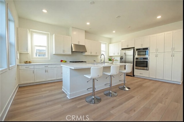 Detail Gallery Image 3 of 9 For 241 Proctor #7,  Irvine,  CA 92618 - 4 Beds | 3 Baths