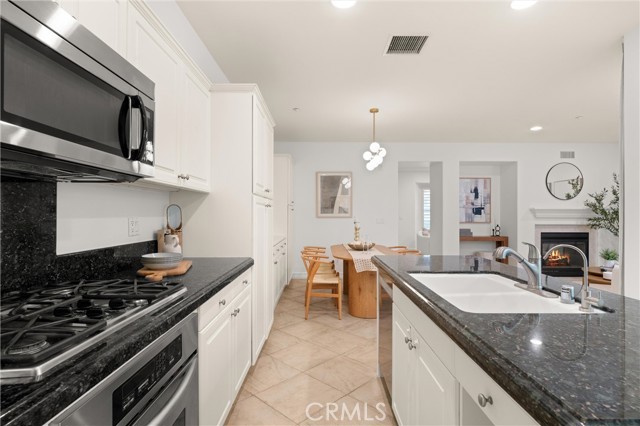 5 Orange Blossom Circle, Mission Viejo CA: https://media.crmls.org/medias/97dd31e7-92c8-4b5d-a465-ab299a57b765.jpg