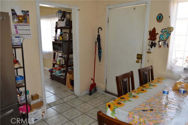 13104 Hoyt Street, Pacoima CA: https://media.crmls.org/medias/97dd8ac9-117b-480f-9eb2-f8af7a35e4bf.jpg