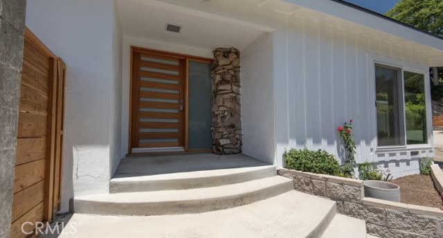 Detail Gallery Image 5 of 28 For 4610 Cerrillos Dr, Woodland Hills,  CA 91364 - 4 Beds | 2 Baths