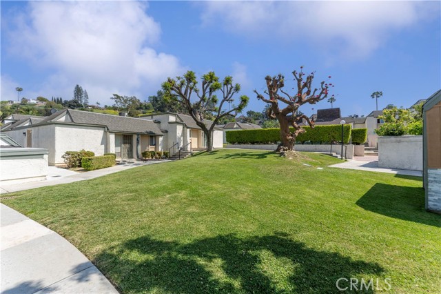 Detail Gallery Image 16 of 17 For 126 Casuda Canyon Dr #D,  Monterey Park,  CA 91754 - 3 Beds | 2/1 Baths