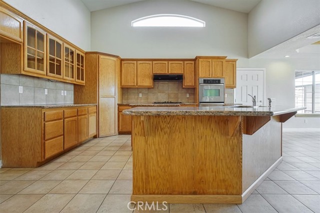 12771 Elm Street, Oak Hills CA: https://media.crmls.org/medias/97dfa6c3-3ce6-4080-a72b-53264b20b75a.jpg