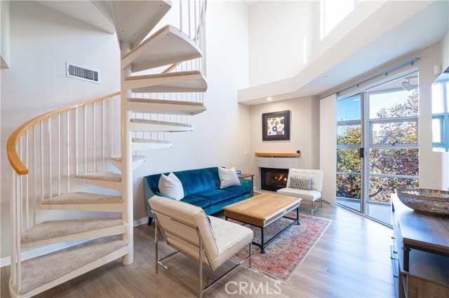 Detail Gallery Image 1 of 32 For 171 N Church Ln #403,  Los Angeles,  CA 90049 - 2 Beds | 2 Baths