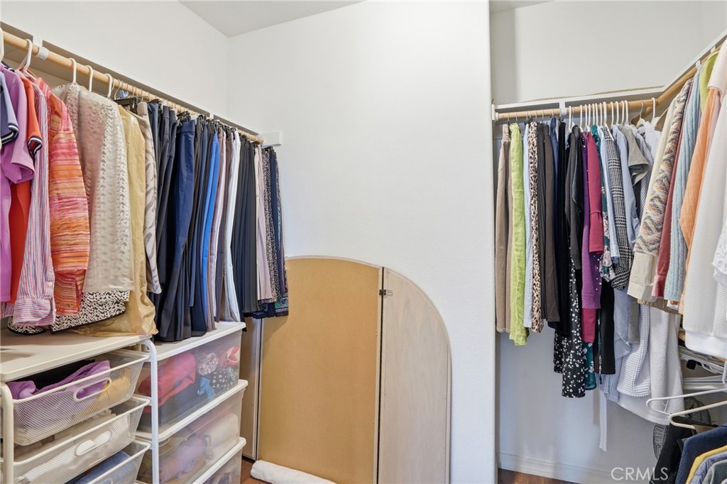 https://media.crmls.org/medias/97e0bd8f-8f8e-4d5a-bdbe-f8dbd06d0218.jpg?preset=X-Large