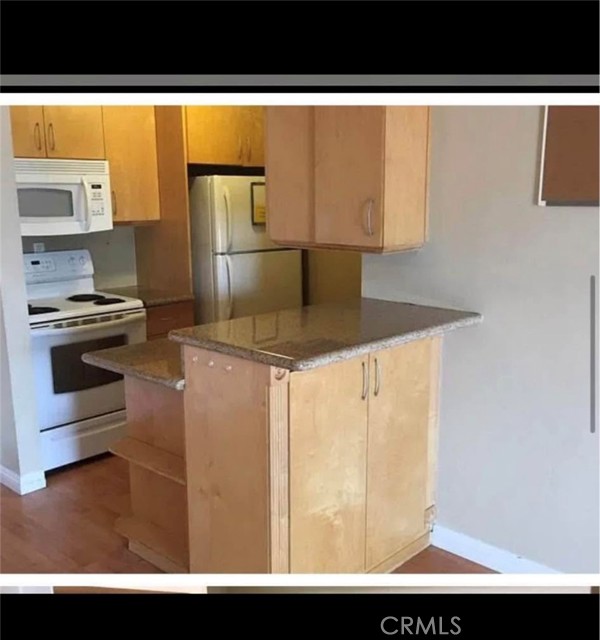 Detail Gallery Image 4 of 7 For 21800 Schoenborn St #217,  Canoga Park,  CA 91304 - 1 Beds | 1 Baths