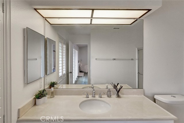1180 Strawberry Lane, Glendora CA: https://media.crmls.org/medias/97e0e3bf-6062-4cd8-a6f9-0ce73aa5a613.jpg