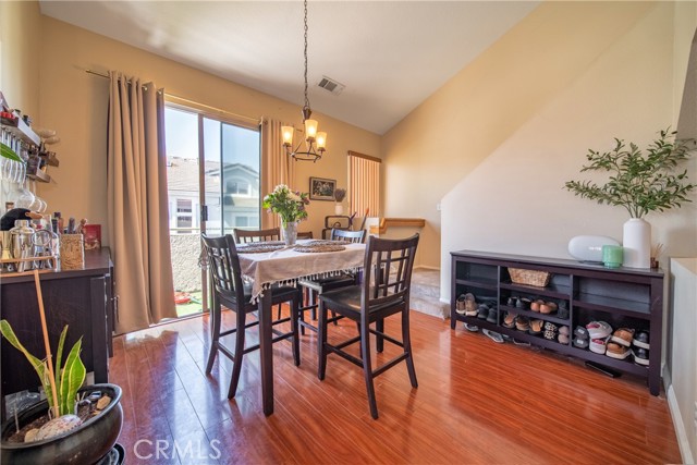 Detail Gallery Image 6 of 30 For 698 Azure #6,  Corona,  CA 92879 - 2 Beds | 2 Baths
