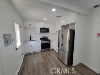 311 W Green Street, Claremont CA: https://media.crmls.org/medias/97e18591-c74c-4bc1-a62d-51011da3f67e.jpg