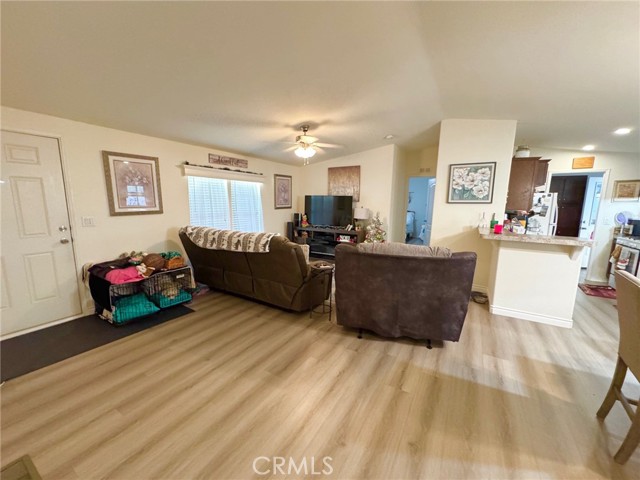 Detail Gallery Image 7 of 32 For 21210 W Arrow Hwy #24,  Covina,  CA 91724 - 3 Beds | 2 Baths