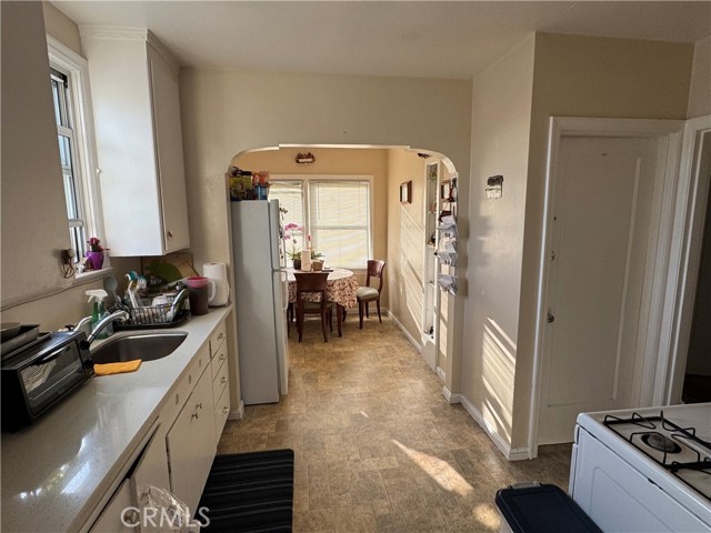 Detail Gallery Image 9 of 29 For 951 Easton Ave, San Bruno,  CA 94066 - – Beds | – Baths