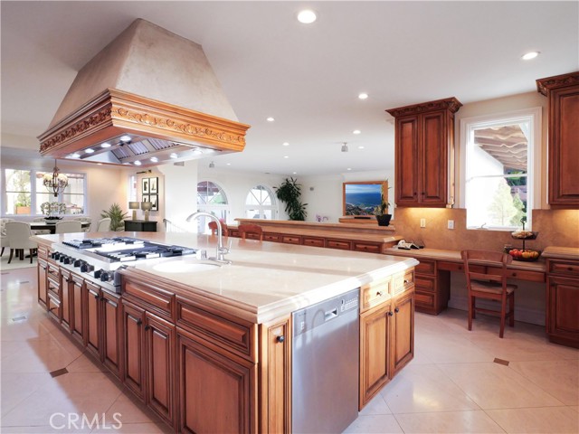 Detail Gallery Image 24 of 75 For 1502 Paseo La Cresta, Palos Verdes Estates,  CA 90274 - 6 Beds | 5/1 Baths