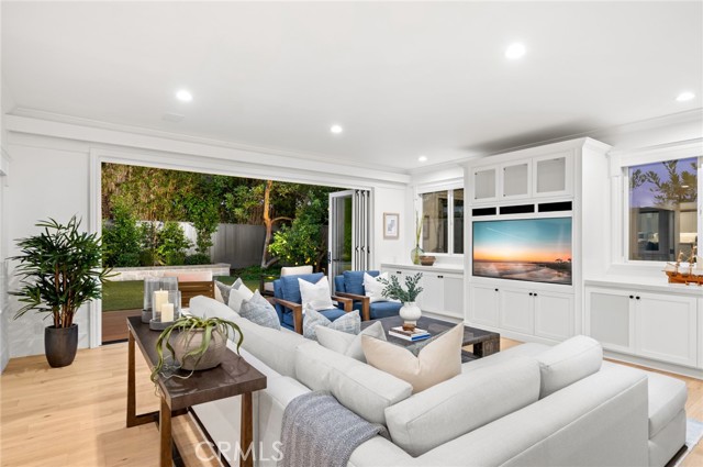 Detail Gallery Image 21 of 52 For 1969 Port Dunleigh Cir, Newport Beach,  CA 92660 - 5 Beds | 4 Baths