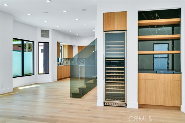 Detail Gallery Image 9 of 57 For 13838 Milbank St, Sherman Oaks,  CA 91423 - 4 Beds | 4 Baths