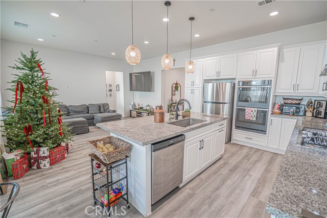 Detail Gallery Image 24 of 44 For 2111 Seville, Santa Paula,  CA 93060 - 4 Beds | 2/1 Baths