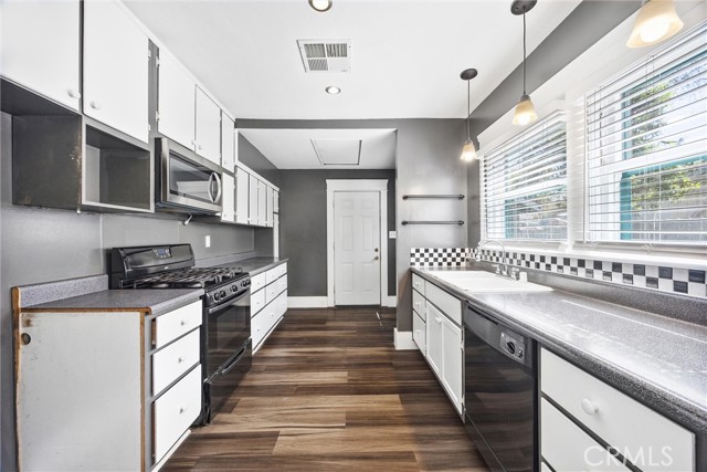 Detail Gallery Image 9 of 33 For 210 Oleander, Bakersfield,  CA 93304 - 3 Beds | 1 Baths