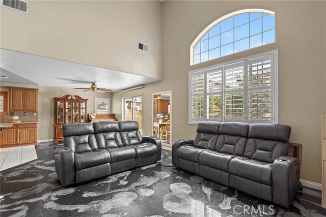 14998 Mustang Lane, Fontana CA: https://media.crmls.org/medias/97e65d88-3869-4438-b8ad-e8980c198854.jpg
