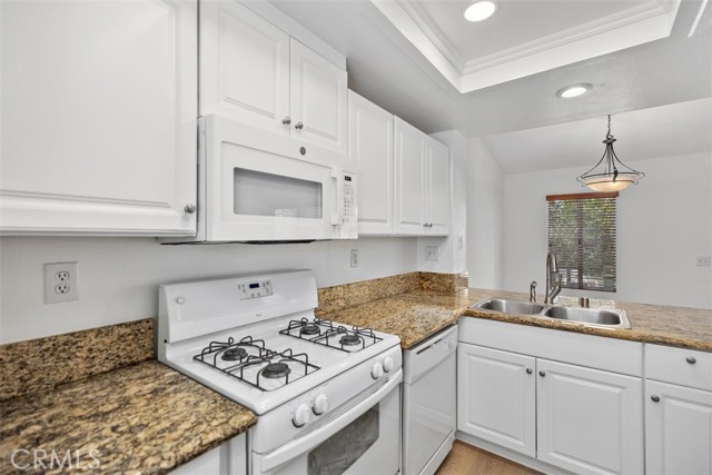 Detail Gallery Image 14 of 28 For 61 Rabano, Rancho Santa Margarita,  CA 92688 - 2 Beds | 2 Baths