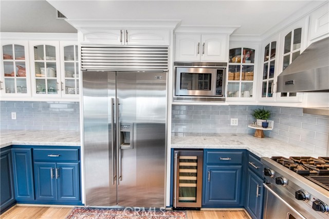 Detail Gallery Image 10 of 61 For 5522 Mossvale Cir, Huntington Beach,  CA 92649 - 4 Beds | 3 Baths