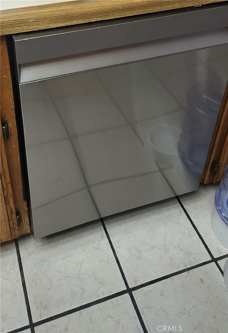 https://media.crmls.org/medias/97e81035-0393-46e6-9d53-13f79b1c6492.jpg?preset=X-Large