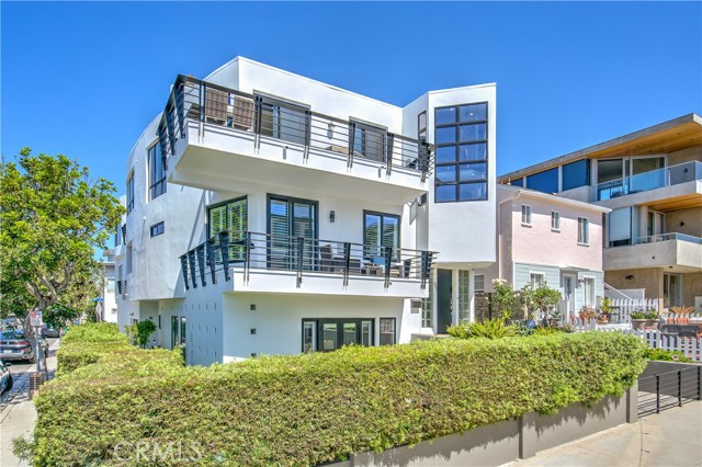 Detail Gallery Image 44 of 47 For 301 16th St, Manhattan Beach,  CA 90266 - 6 Beds | 7 Baths