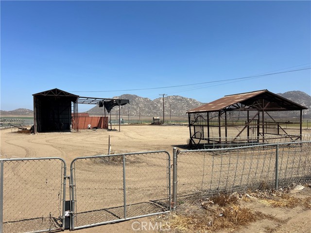 28900 Reservoir Avenue, Nuevo CA: https://media.crmls.org/medias/97ea0642-51c8-4995-91bf-4e98da449c31.jpg