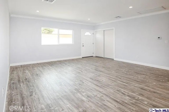 Detail Gallery Image 2 of 11 For 7435 Collett Ave, Van Nuys,  CA 91406 - 2 Beds | 2 Baths