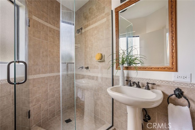 Detail Gallery Image 39 of 52 For 7836 W 81st, Playa Del Rey,  CA 90293 - 4 Beds | 2/1 Baths