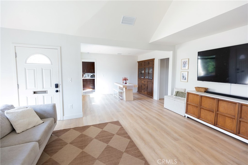 MLS #OC25221176 image #8