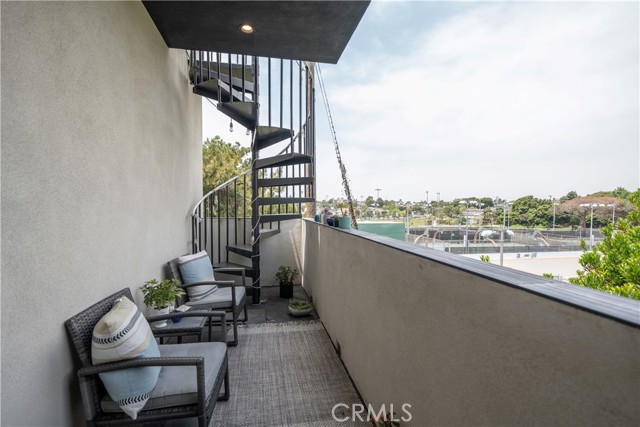 339 Penn Street, El Segundo CA: https://media.crmls.org/medias/97ec24fc-9d49-4f2c-8ab9-12eb8c1987ac.jpg