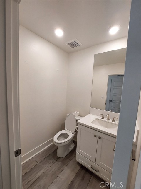 Detail Gallery Image 12 of 30 For 18289 Iris Ln, Yorba Linda,  CA 92886 - 3 Beds | 3/1 Baths