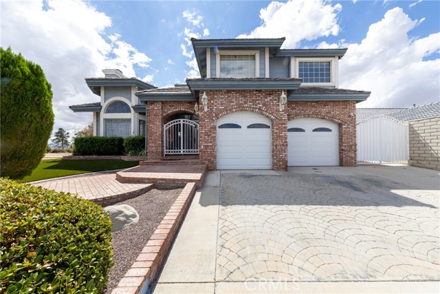 Detail Gallery Image 3 of 58 For 13259 Country Club, Victorville,  CA 92395 - 4 Beds | 3 Baths