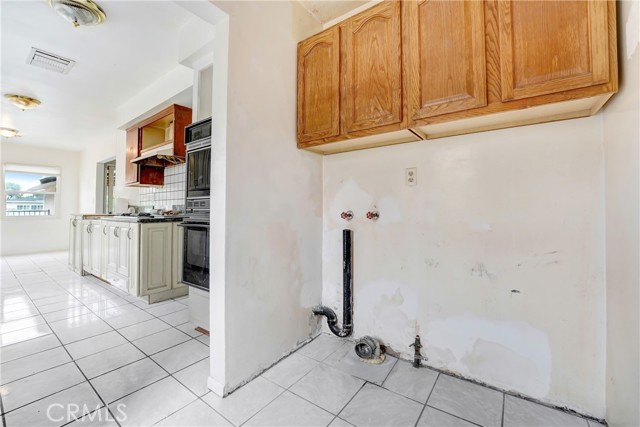 15834 Mayall Street, North Hills CA: https://media.crmls.org/medias/97ed3c07-6243-481c-a17e-84a3b228a69f.jpg