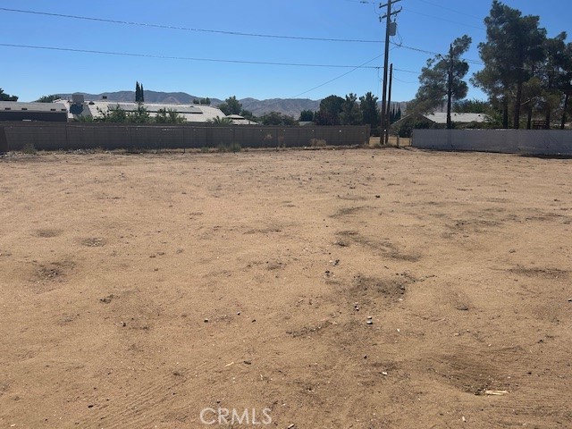 7427 Oxford Avenue, Hesperia CA: https://media.crmls.org/medias/97ed9c0d-335a-4f67-9f20-d3b84df5e479.jpg