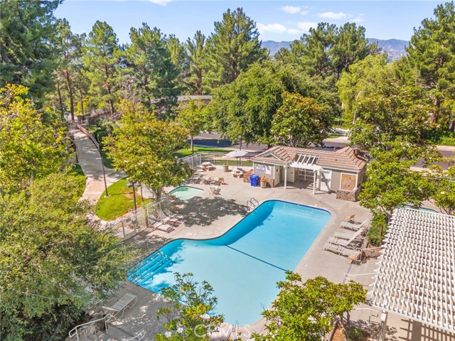 27054 Riversbridge Way, Valencia CA: https://media.crmls.org/medias/97ede802-1541-47ca-86fd-aee06e2186b5.jpg