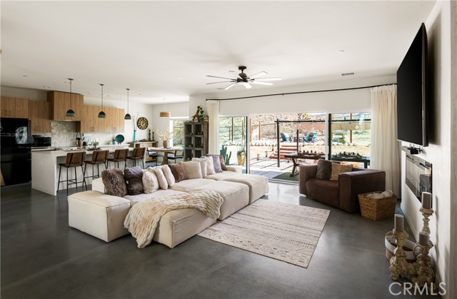 Detail Gallery Image 3 of 74 For 59621 Mesa Dr, Yucca Valley,  CA 92284 - 3 Beds | 3/1 Baths