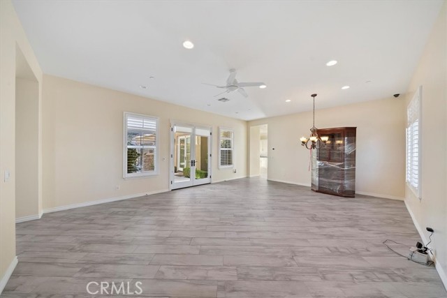 Detail Gallery Image 21 of 61 For 3094 Crystal Ridge Ln, Colton,  CA 92324 - 5 Beds | 5/1 Baths