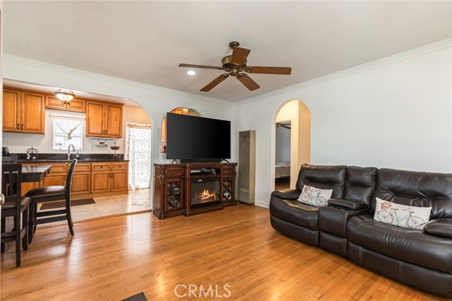 Detail Gallery Image 5 of 27 For 12945 Jefferson Avenue, Hawthorne,  CA 90250 - 3 Beds | 2 Baths