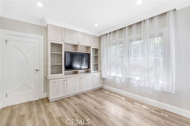 1281 E Orange Grove Boulevard, Pasadena CA: https://media.crmls.org/medias/97efe759-6eb6-43ff-8994-6fae8b335a1c.jpg