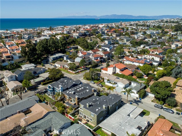 548 21st Street, Hermosa Beach, California 90254, 5 Bedrooms Bedrooms, ,4 BathroomsBathrooms,Residential,Sold,21st Street,SB17042636