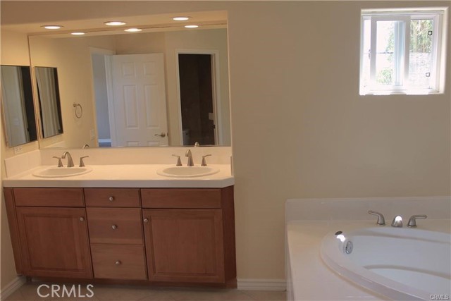 Detail Gallery Image 16 of 25 For 309 Cutter Way, Costa Mesa,  CA 92627 - 4 Beds | 3/1 Baths