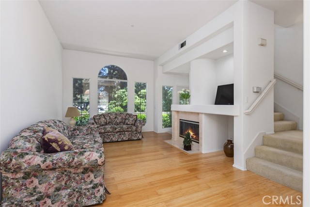 10 Palmieri Aisle, Irvine CA: https://media.crmls.org/medias/97f3272e-2afa-4212-9cd1-4f10571786cc.jpg