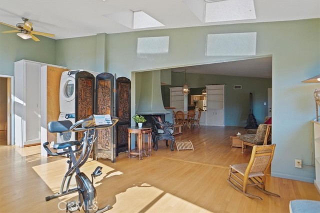 Detail Gallery Image 10 of 22 For 1548 Riverside #G,  Glendale,  CA 91201 - 2 Beds | 2 Baths