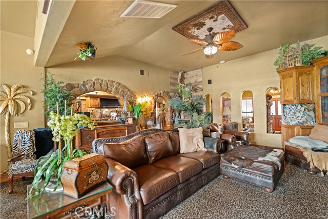 Detail Gallery Image 10 of 31 For 6016 E Texas, Bakersfield,  CA 93307 - 3 Beds | 2/1 Baths