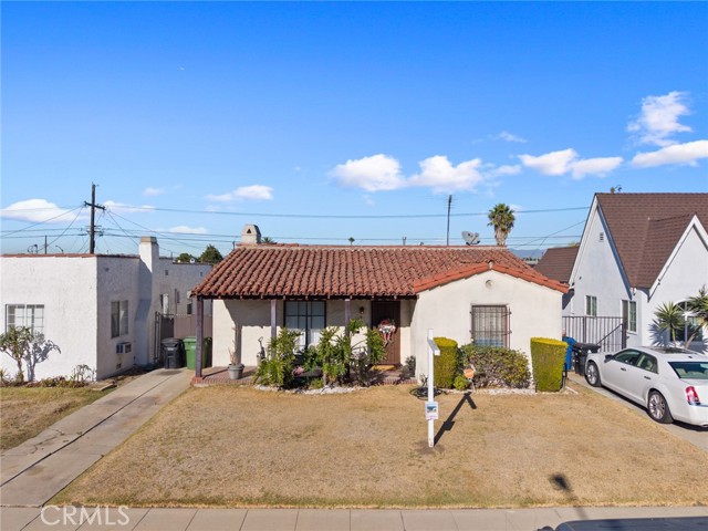 Detail Gallery Image 2 of 29 For 2035 W 68th St, Los Angeles,  CA 90047 - 2 Beds | 1 Baths