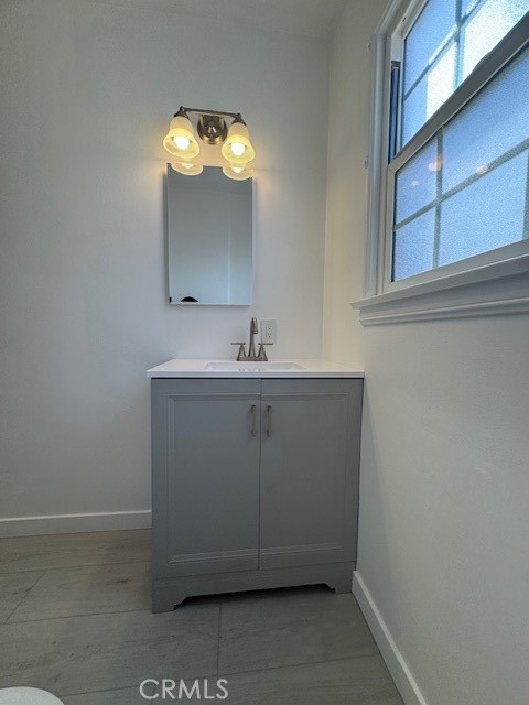 4147 1/2 Warner Boulevard, Burbank CA: https://media.crmls.org/medias/97f93805-0c9e-4a53-a4c0-21619548de26.jpg