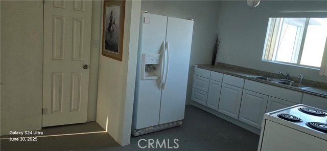 121 Old Woman Springs Road, Yucca Valley CA: https://media.crmls.org/medias/97f94fea-413c-4587-84c7-a8fccb82e4c8.jpg