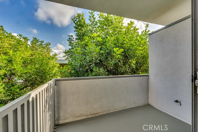 Detail Gallery Image 17 of 36 For 4221 W Sarah St #24,  Burbank,  CA 91505 - 2 Beds | 2/1 Baths