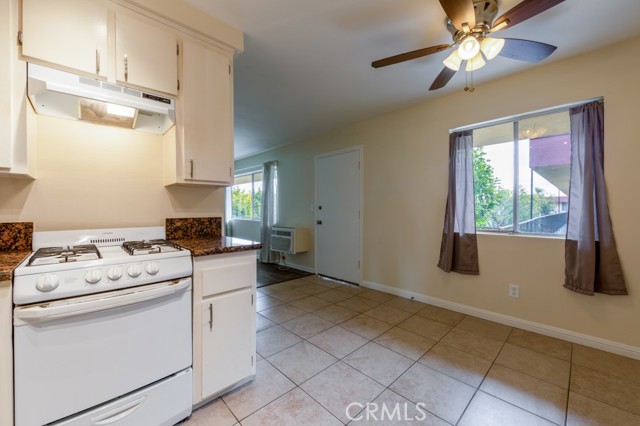 4700 Clair Del Avenue, Long Beach CA: https://media.crmls.org/medias/97f9da7d-7708-4b46-be2b-cfad313019f5.jpg