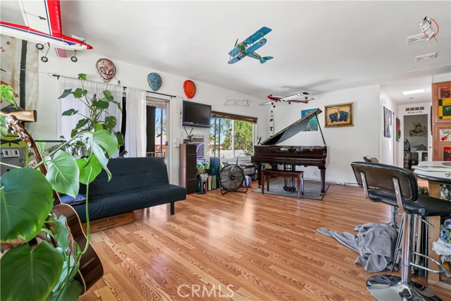 Detail Gallery Image 7 of 20 For 4201 Topanga Canyon Bld #189,  Woodland Hills,  CA 91364 - 2 Beds | 2/1 Baths